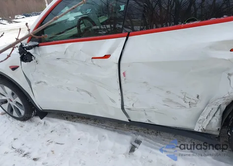 2024 Tesla Model Y Long Range Dual Motor All-Wheel Drive from USA, damaged, VIN 7SAYGDEEXRA290434